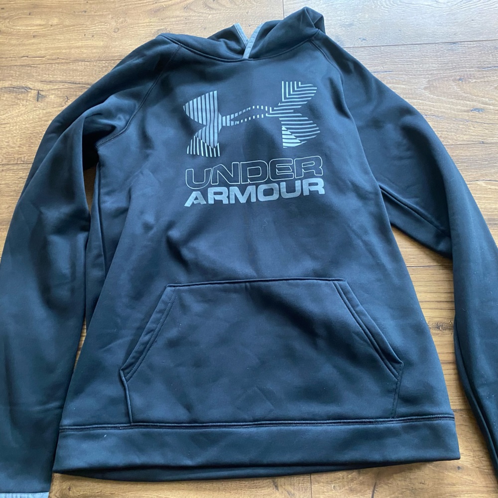 Under Armour YXL hoodie